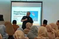 Ketua DPRD Sumbar, Muhidi saat kegiatan Peningkatan Kompetensi Guru Vokasi SMK Negeri dan Swasta se-Kota Padang, Senin (20/7/2026). (Foto: Ist)