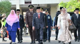Wakil Wali Kota Padang Maigus Nasir memimpin Upacara Peringatan Gugurnya Bagindo Aziz Chan ke-79 di Lapangan Upacara Balai Kota Aie Pacah, Minggu (19/7/2026) pagi. (Foto: Pemko Padang)