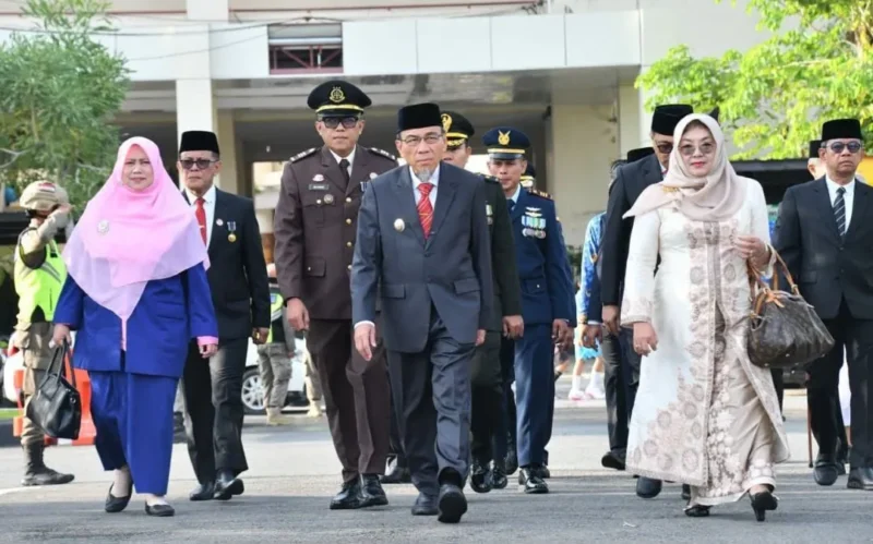 Wakil Wali Kota Padang Maigus Nasir memimpin Upacara Peringatan Gugurnya Bagindo Aziz Chan ke-79 di Lapangan Upacara Balai Kota Aie Pacah, Minggu (19/7/2026) pagi. (Foto: Pemko Padang)