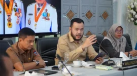 Wali Kota Padang Fadly Amran saat pertemuan dengan Forum Bank Sampah Kota Padang di Gedung Putih Rumah Dinas Wali Kota, Senin (27/7/2026). (Foto: Pemko Padang)
