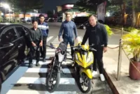 Polresta Padang mengamankan tiga motor knalpot brong saat patroli KRYD. (Foto: Polda Sumbar)
