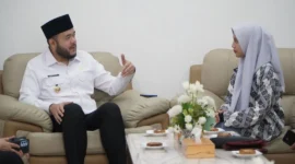 Wali Kota Padang Fadly Amran menerima audiensi Puan Malika Jomantara di Kediaman Resmi Wali Kota Padang, Rabu (22/7/2026). (Foto: Pemko Padang)