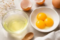 Putih telur dan kuning telur. (Foto: AI Generate)