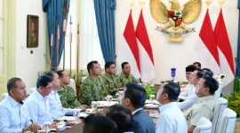 Kepala BMKG, Teuku Faisal Fathani saat rapat terbatas mengenai Penanganan Cuaca Ekstrem dan Penanganan Bencana yang dipimpin Presiden Prabowo Subianto di Istana Merdeka, Jakarta, Selasa (28/7/2026). (Foto: BMKG)