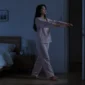 Ilustrasi sleepwalking atau tidur berjalan. (Foto: AI Generate)