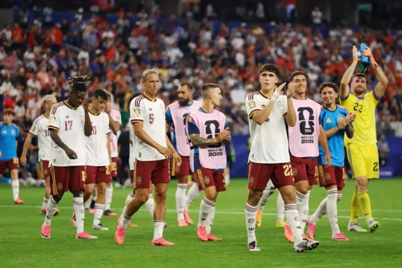 Para pemain Spanyol merayakan keberhasilan mereka melaju ke final Piala Dunia 2026. (Foto: FIFA.com)