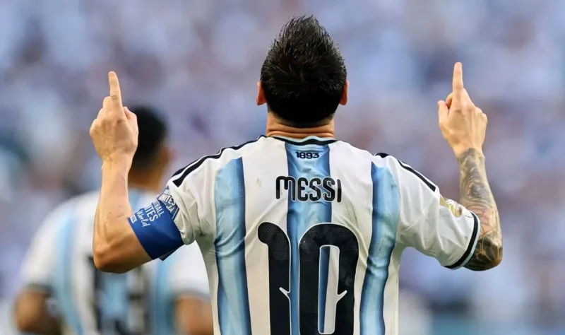 Argentina memastikan tempat di Babak 16 Besar Piala Dunia FIFA 2026 setelah menaklukkan Tanjung Verde 3-2 di Miami Stadium, Sabtu (4/7). (Foto: FIFA.com) 