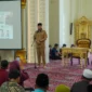 Wali Kota Padang Fadly Amran menghadiri Tabligh Akbar dan Tasyakuran Jamaah Haji Kota Padang 2026 di Masjid Al-Hakim, Selasa (28/7/2026). (Foto: Pemko Padang)