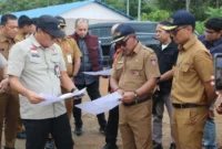 Tim Satgas pemerintah pusat melakukan monitoring penggunaan TKD tambahan di Kota Padang, sekaligus meninjau pembangunan Huntap di Balai Gadang. (Foto: Pemko Padang)