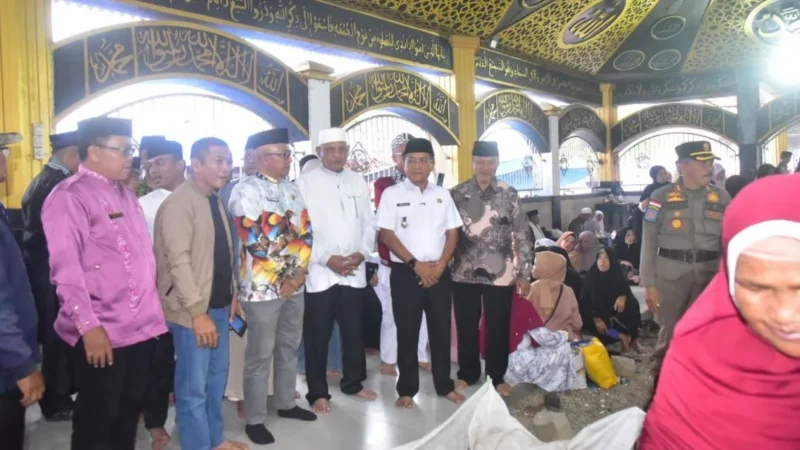 Pemkab Padang Pariaman bersama Pemprov Sumbar membuka pelaksanaan Tradisi Basapa 2026 di Kompleks Makam Syekh Burhanuddin, Nagari Ulakan, Kecamatan Ulakan Tapakis. (Foto: Diskominfo Padang Pariaman)