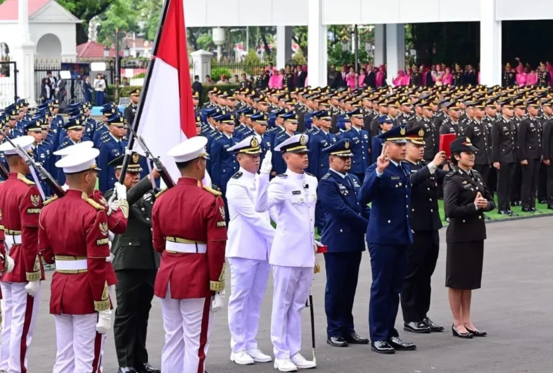 Presiden Prabowo Subianto memimpin Upacara Praspa TNI dan Polri Tahun 2026 di halaman depan Istana Merdeka, Jakarta,  Rabu (22/7/2026). (Foto: BPMI Setpres)