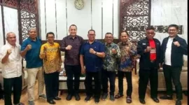 Wakil Ketua DPRD Sumbar Nanda Satria yang juga Ketua Pengurus Provinsi Lemkari Sumbar, Nanda Satria saat rapat konsolidasi pengurus harian di ruang kerjanya.