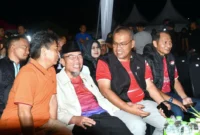 Wakil Wali Kota Padang, Maigus Nasir, menghadiri Nobar Piala Dunia 2026 di halaman Kantor TVRI Stasiun Sumbar pada Selasa (7/7/2026) malam. (Foto: Pemko Padang)