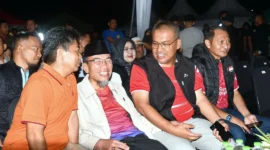 Wakil Wali Kota Padang, Maigus Nasir, menghadiri Nobar Piala Dunia 2026 di halaman Kantor TVRI Stasiun Sumbar pada Selasa (7/7/2026) malam. (Foto: Pemko Padang)