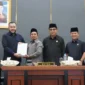 Wali Kota Padang Fadly Amran menghadiri Rapat Paripurna DPRD dengan agenda penyampaian Nota Keuangan dan Ranperda tentang Perubahan APBD 2026 di Ruang Sidang Utama DPRD Padang, Jumat (3/7/2026). (Foto: Pemko Padang)