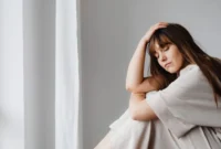 Ilustrasi wanita tinggal sendiri. (Foto: Pexels)