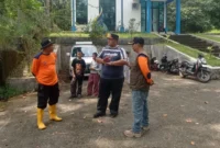 BPBD Padang mengerahkan dua tim rescue untuk melakukan pencarian warga yang hilang di Hutan Biologi Unand. (Foto: BPBD Padang)