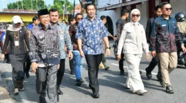 Wakil Wali Kota Padang, Maigus Nasir, didampingi Sekda Raju Minropa dan sejumlah kepala OPD melakukan peninjauan lapangan, Kamis (16/7/2026). (Foto: Pemko Padang)