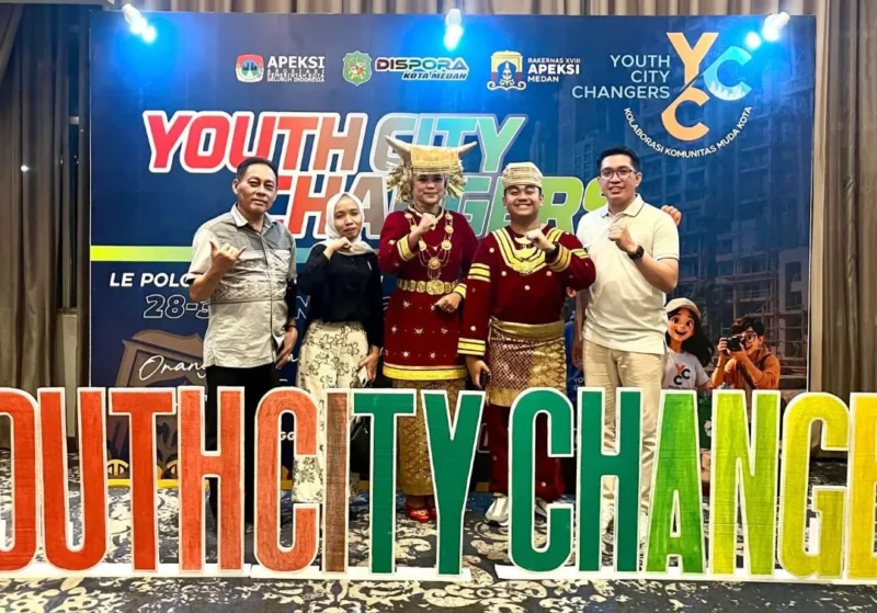 Dua pemuda berprestasi perwakilan Pemko Padang, Thayyibal Syafiq dan Tiara Rahayu saat menghadiri ajang bergengsi Youth City Changers (YCC) 2026 di Medan. (Foto: Pemko Padang)