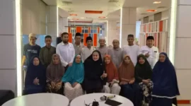 Kemenhaj menangani 16 jemaah umrah yang gagal berangkat akibat tiket tak tercatat di sistem maskapai dan menyiapkan solusi keberangkatan. (Foto: Kemenhaj)
