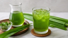 Ilustrasi air rebusan daun pandan. (Foto: AI Generated)
