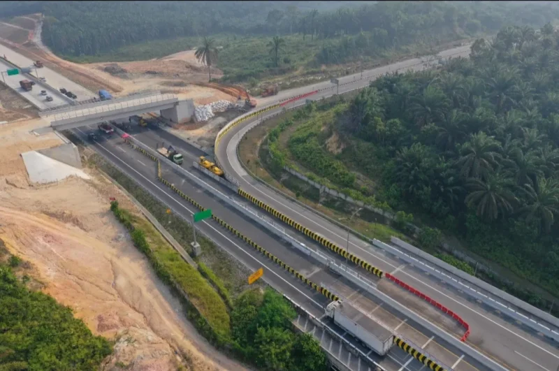 PT Hutama Karya (Persero) memberlakukan pengalihan jalur masuk Jalan Tol Pekanbaru–Dumai terhitung sejak Jumat (28/8/2026). (Foto: Hutama Karya)