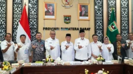 Wakil Wali Kota Padang Maigus Nasir mengikuti penilaian nominasi Anugerah Adinata Syariah 2026 di Ruang Rapat Istana Gubernur, Rabu (12/8/2026). (Foto: Pemko Padang)