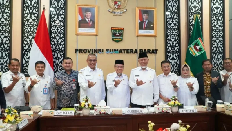 Wakil Wali Kota Padang Maigus Nasir mengikuti penilaian nominasi Anugerah Adinata Syariah 2026 di Ruang Rapat Istana Gubernur, Rabu (12/8/2026). (Foto: Pemko Padang)