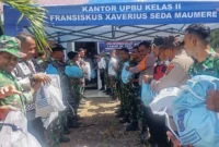 Bantuan paket sembako dari Presiden Prabowo Subianto tiba di Maumere, NTT, Minggu (16/8). (Foto: Bidang Komunikasi Kebencanaan/Apri Setiawan)