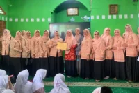DWP Kota Padang melaksanakan program inovatif bertajuk “DWP Mengajar” di SD dan SMP, Rabu (12/8/2026). (Foto: Pemko Padang)