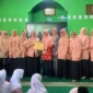 DWP Kota Padang melaksanakan program inovatif bertajuk “DWP Mengajar” di SD dan SMP, Rabu (12/8/2026). (Foto: Pemko Padang)