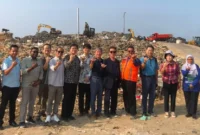 Delegasi lingkungan hidup Korea Selatan bersama KEITI dan Konsulat Perwakilan Kedutaan Besar Korea Selatan untuk Sumatera meninjau TPA Aia Dingin, Rabu (12/8/2026). (Foto: Pemko Padang)