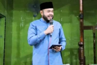 Wali Kota Padang Fadly Amran menghadiri peringatan Maulid Nabi Muhammad SAW 1448 H di Masjid Raya Nagari Bungus, Senin (24/8/2026). (Foto: Pemko Padang)