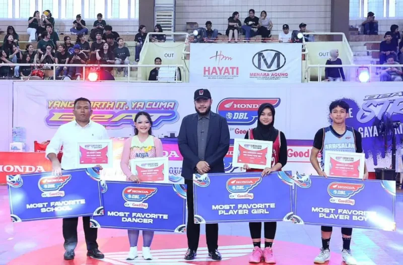 Wali Kota Padang, Fadly Amran menghadiri Closing Ceremony Honda DBL with Kopi Good Day 2026 West Sumatera di GOR Prayoga Padang, Sabtu (22/8/2026). (Foto: Pemko Padang)