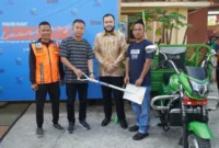 Wali Kota Padang Fadly Amran meluncurkan Program Padang Sibersih di Kecamatan Padang Barat. (Foto: Pemko Padang)