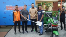 Wali Kota Padang Fadly Amran meluncurkan Program Padang Sibersih di Kecamatan Padang Barat. (Foto: Pemko Padang)