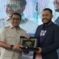 Wali Kota Padang Fadly Amran bersama Menteri Ekraf RI 
Teuku Riefky Harsya. (Foto: Pemko Padang)