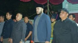 Wali Kota Padang Fadly Amran menghadiri puncak HUT ke-81 RI di Jalan Jawa Gadut RT 01 RW 03, Kelurahan Limau Manis, Kecamatan Pauh, Sabtu (22/8/2026) malam. (Foto: Pemko Padang)