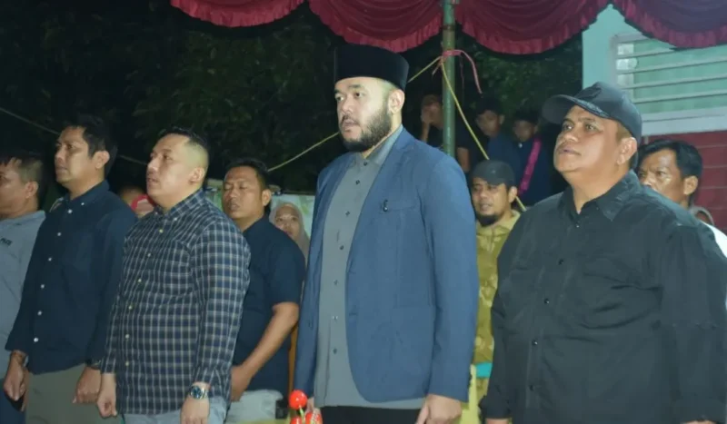 Wali Kota Padang Fadly Amran menghadiri puncak HUT ke-81 RI di Jalan Jawa Gadut RT 01 RW 03, Kelurahan Limau Manis, Kecamatan Pauh, Sabtu (22/8/2026) malam. (Foto: Pemko Padang)