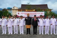 Wali Kota Padang, Fadly Amran usai upacara penurunan bendera merah putih dalam rangka memperingati HUT ke-81 Kemerdekaan RI di Lapangan Apeksi Balai Kota Padang, Aie Pacah, Senin sore (17/8/2026). (Foto: Pemko Padang)