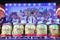 Wali Kota Padang, Fadly Amran menghadiri pembukaan Festival Kota Tua 2026 di GOR HTT Padang, Sabtu (15/8/2026) malam. (Foto: Pemko Padang) 