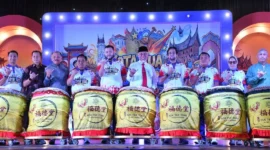 Wali Kota Padang, Fadly Amran menghadiri pembukaan Festival Kota Tua 2026 di GOR HTT Padang, Sabtu (15/8/2026) malam. (Foto: Pemko Padang) 