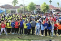 Wali Kota Padang Fadly Amran menghadiri Gebyar Senam di Lapangan Kompleks Perumahan Villa Mega, Mata Air, Kecamatan Padang Selatan, Minggu (30/8/2026) pagi. (Foto: Pemko Padang)