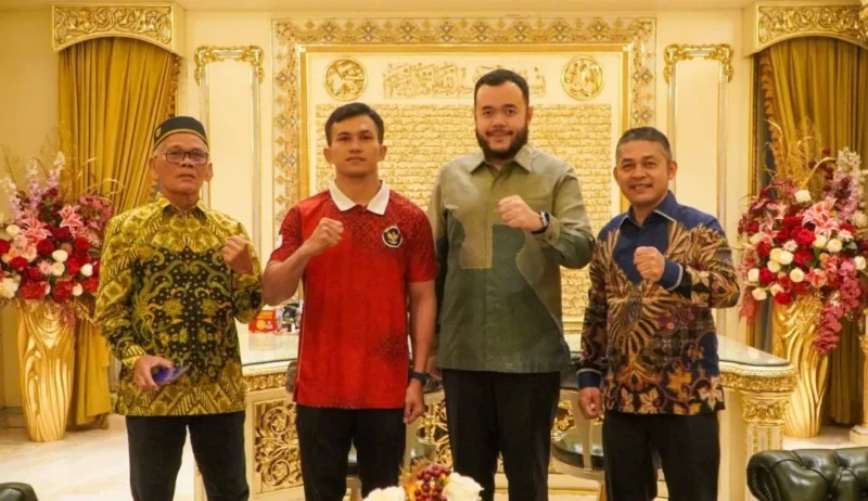 Wali Kota Padang Fadly Amran saat menerima kunjungan Gilang di Rumah Gadang Baiturrahmah, Rabu (26/8/2026). (Foto: Pemko Padang)