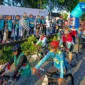Wali Kota Padang Fadly Amran melepas peserta Gowes Siti Nurbaya Adventure-X di Simpang Jamria, Sabtu (8/8/2026). (Foto: Pemko Padang)