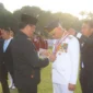 Gubernur Sumbar Mahyeldi Ansharullah menerima penghargaan Kartika Pamong Praja Madya dari IPDN. (Foto: ADPSB) 