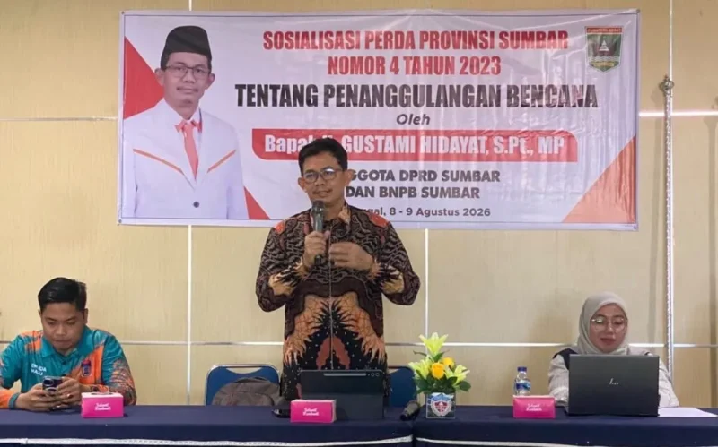 Anggota DPRD Sumbar H. Gustami Hidayat saat Sosialisasi Perda Provinsi Sumbar Nomor 4 Tahun 2023 tentang Penanggulangan Bencana di Universitas Adzkia Padang, Sabtu (8/8/2026). (Foto: Ist)