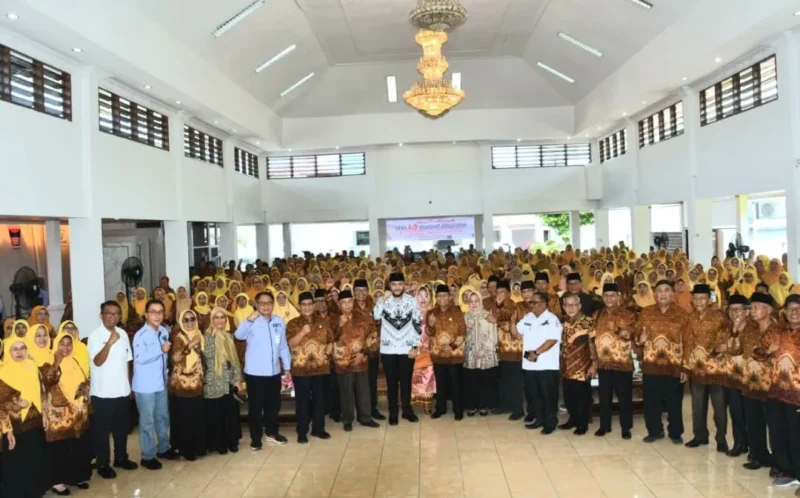 Wali Kota Padang Fadly Amran menghadiri puncak peringatan HUT ke-64 PWRI tingkat Kota Padang di Palanta Kediaman Resmi Wali Kota, Rabu (26/8/2026). (Foto: Pemko Padang)