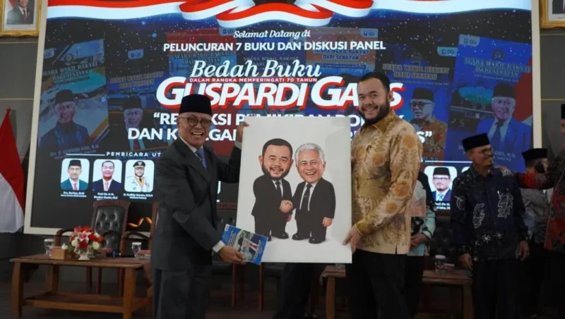 Wali Kota Padang, Fadly Amran menghadiri peringatan 70 Tahun Guspardi Gaus di Auditorium Gubernur Sumbar, Sabtu (1/8/2026). (Foto: Pemko Padang)