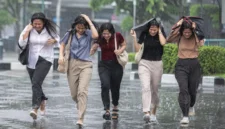 Ilustrasi hujan lebat. (Foto: AI Generated)